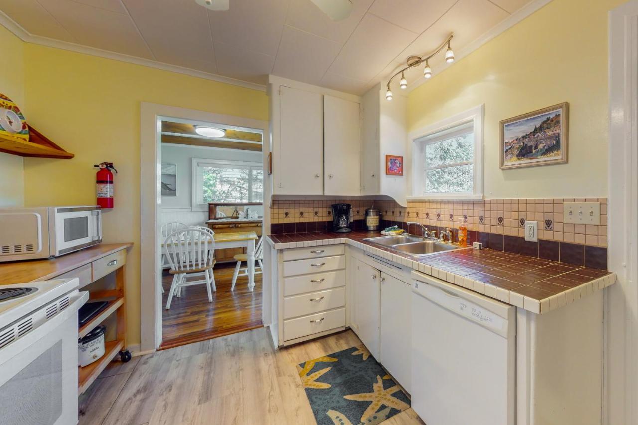Villa Coastal Breeze Depoe Bay Exterior foto